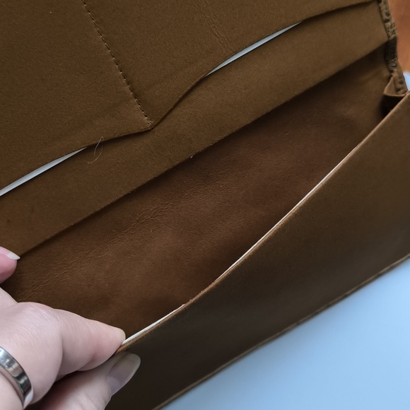 Leather lacquered Bill Bi-Fold Wallet - Picture 8 of 10